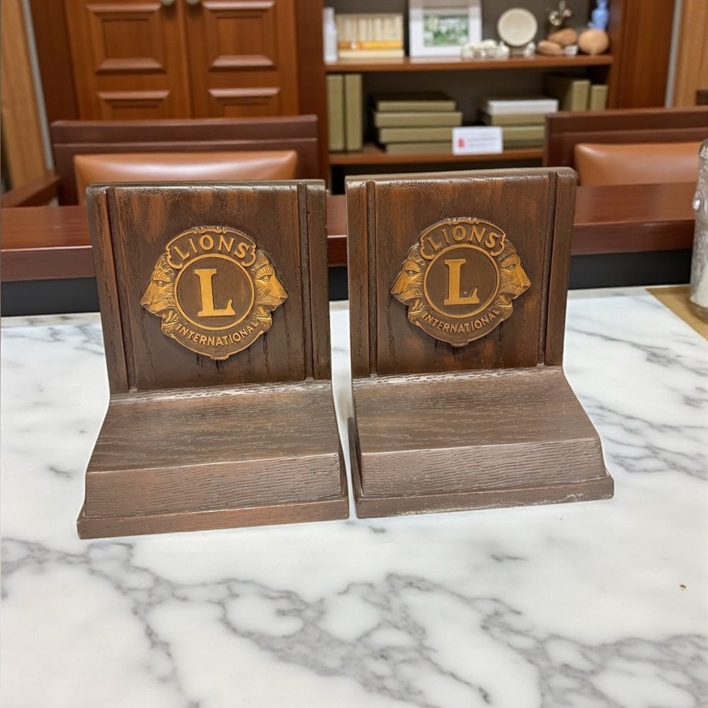 Vintage International Lions Club Bookends